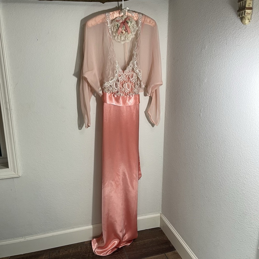 Victoria's Secret gown and peignoir Set Medium Lingerie Pink Vtg Gold Label